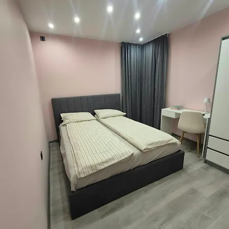 михаел 2 شقة *